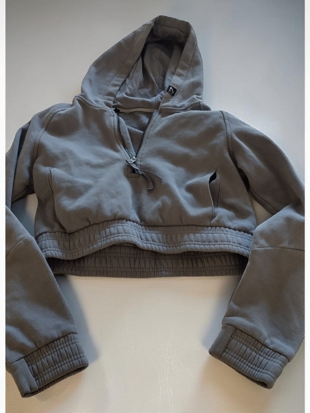 Gymshark Cropped Hoodie in Gray